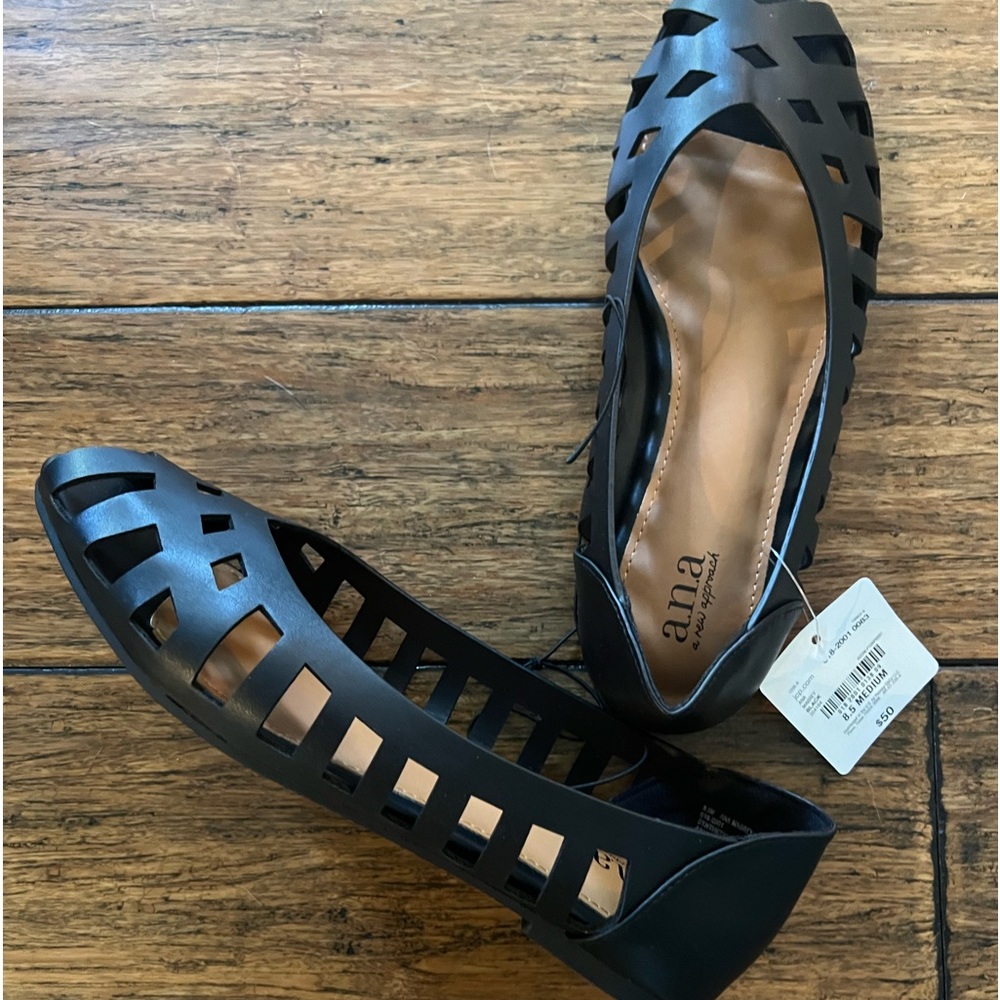 Brand new leather flats.8.5